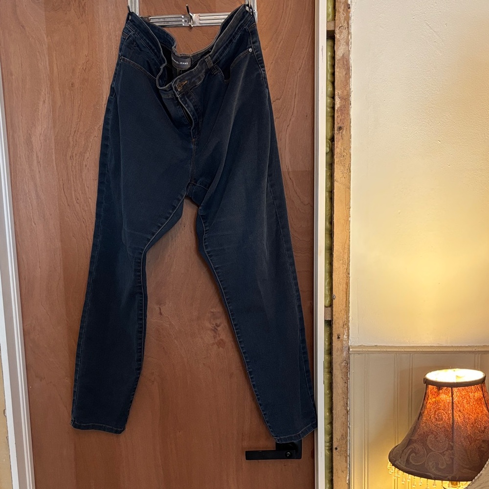 Reitmans Women’s’ Dark Blue Relaxed Jeans